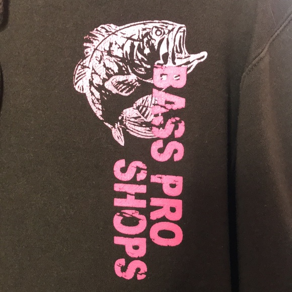 Bass Pro Sweatshirt - Picture 2 of 5